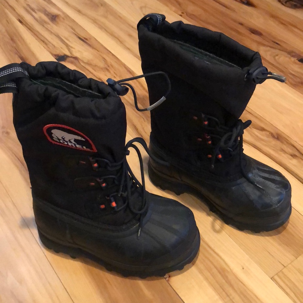 Sorel Boots - size 1 little kids. New, never worn